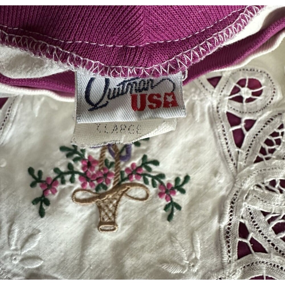80’s Fashion Top Quitman USA Women's XL White short sleeve with floral emblem